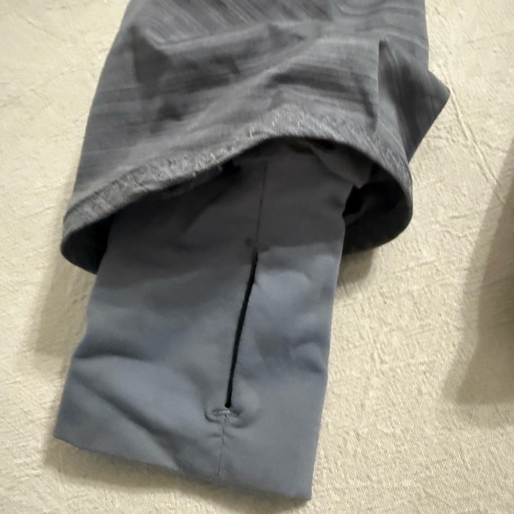 Grey Lululemon windbreaker - Picture 4 of 6